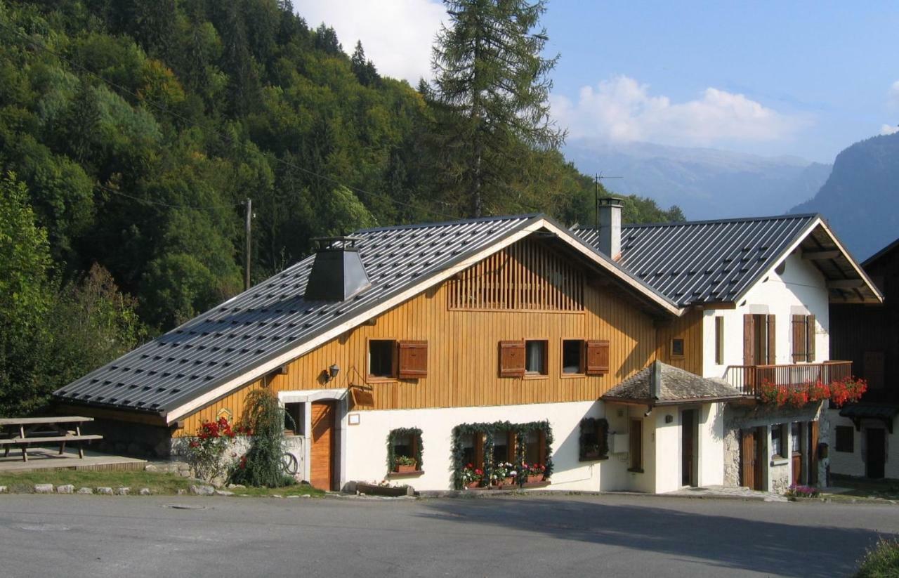 Gite Des Moulins Samoëns Exterior foto